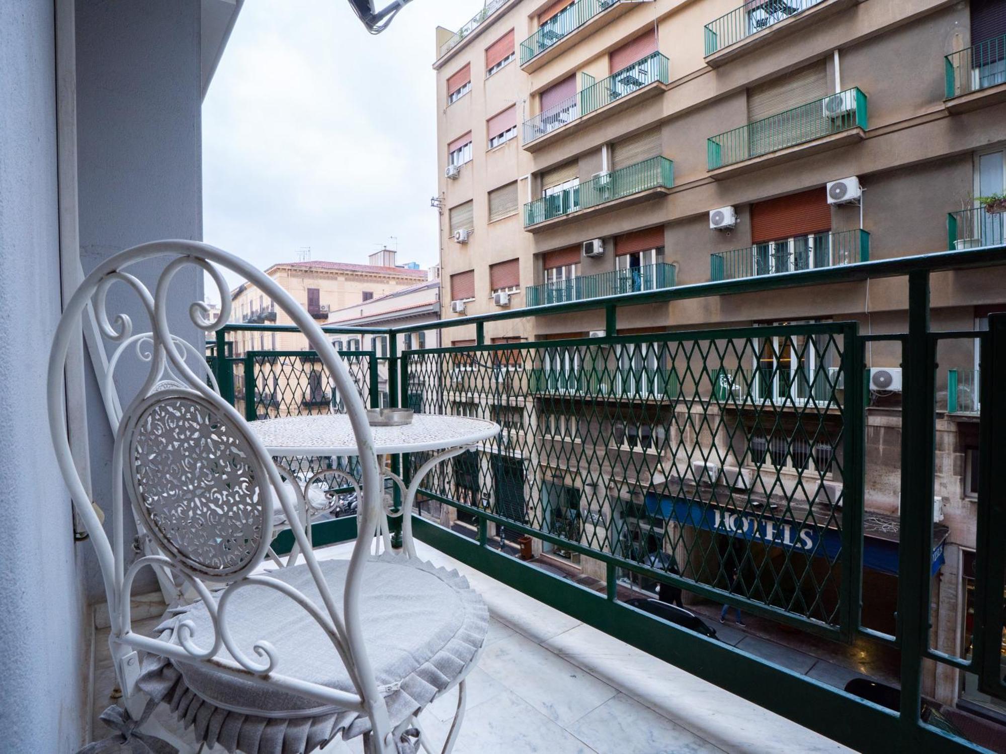 Alojamento de Acomodação e Pequeno-almoço Amuri Room&suite 3*